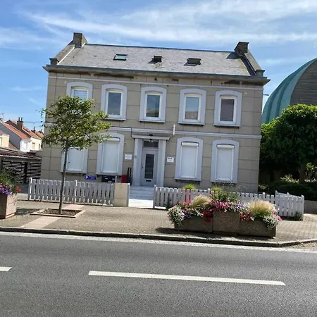 Le Presbytere Des Baraques A Bleriot-plage - 3 *